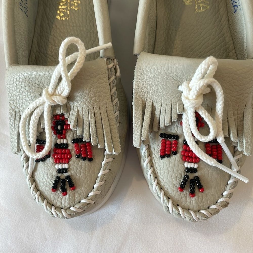MINNETONKA LEATHER MOCCASINS. NEW. - Picture 4 of 7